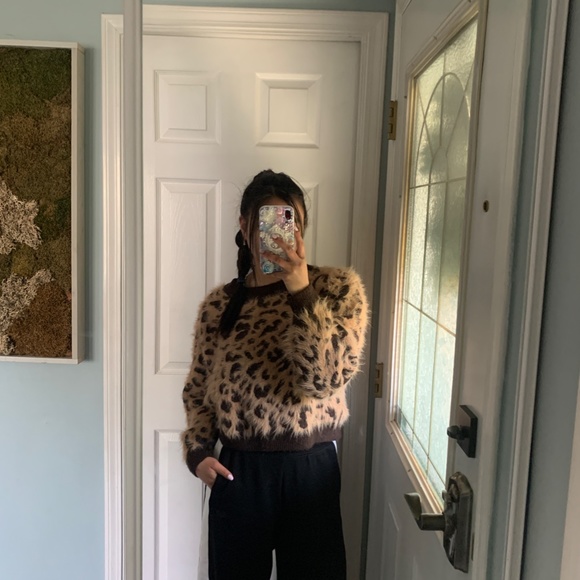 Fluffy Leopard Print Sweater - Picture 3 of 6